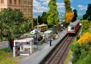 FALLER 120240 - MODERNE WARTEHUSCHEN MIT