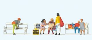 PREISER 10738 - EINKAUFENDE AUF DER PARKB